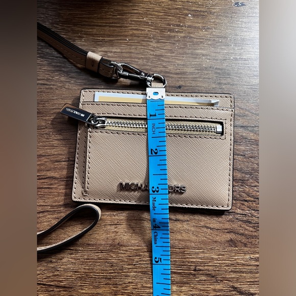 NEW‼️ MICHAEL KORS Jet Set Travel Saffiano Leather Card Case Lanyard NWT - Picture 16 of 16